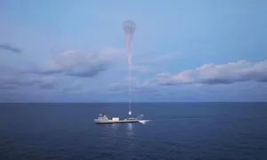 Dùng khí cầu kéo tàu vũ trụ lên cao 30.000 m
